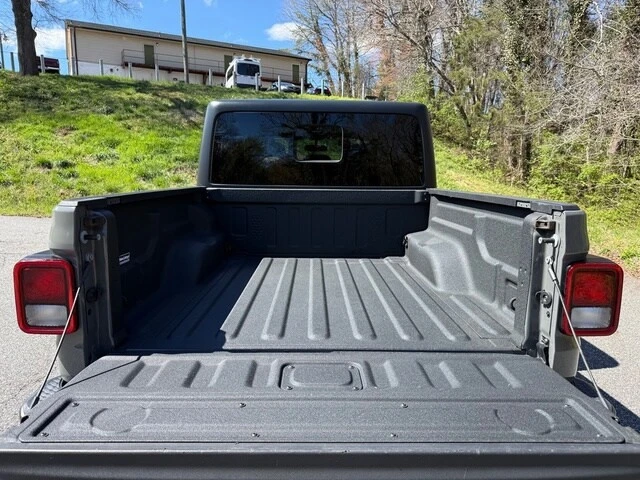 2022 Jeep JT Gladiator - Image 8 of 21