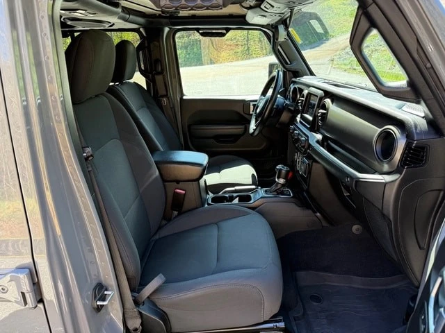 2022 Jeep JT Gladiator - Image 17 of 21