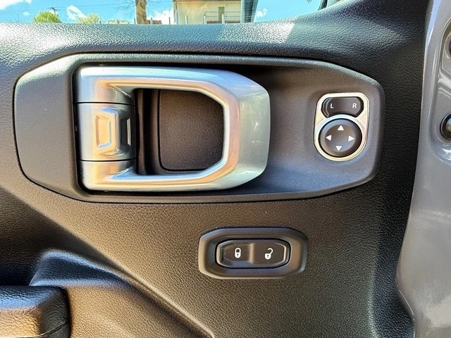 2022 Jeep JT Gladiator - Image 13 of 28
