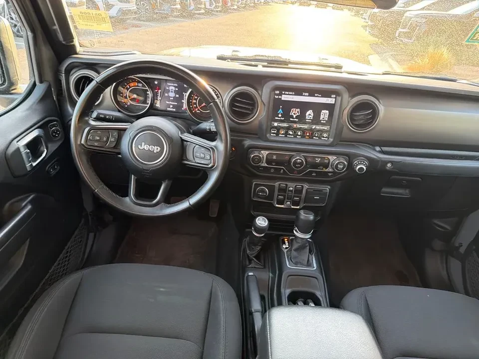 2022 Jeep JT Gladiator - Image 17 of 19