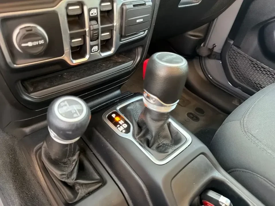 2022 Jeep JT Gladiator - Image 16 of 19