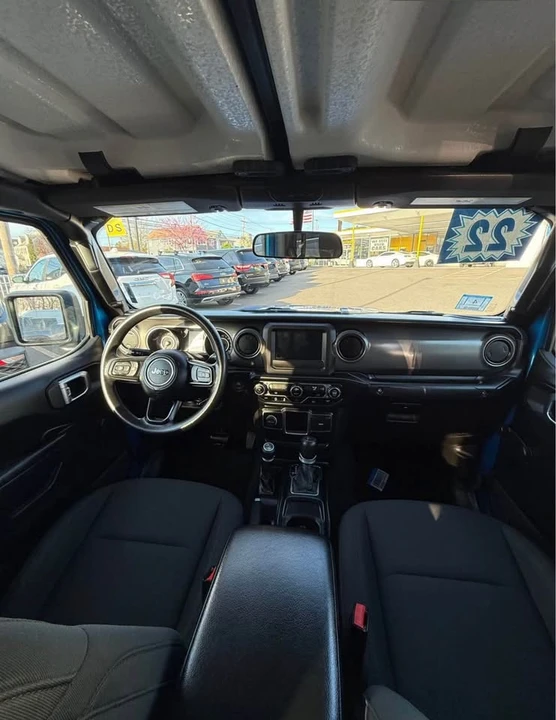 2022 Jeep JT Gladiator - Image 2 of 6