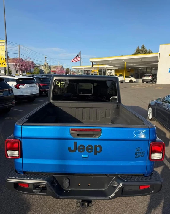 2022 Jeep JT Gladiator - Image 6 of 6
