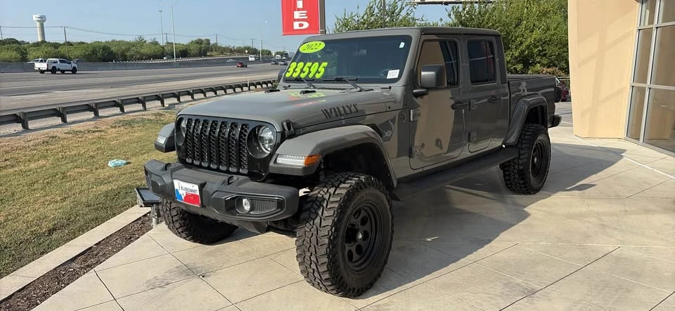 2022 Jeep JT Gladiator - Image 2 of 11