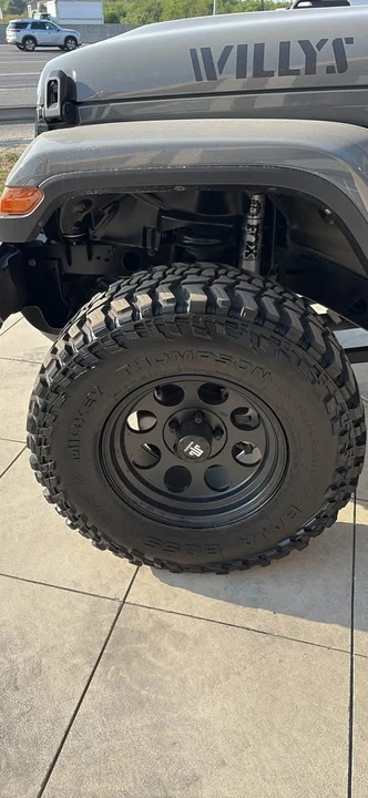 2022 Jeep JT Gladiator - Image 10 of 11