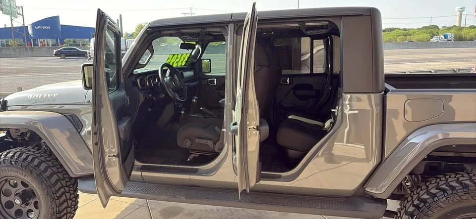 2022 Jeep JT Gladiator - Image 6 of 11