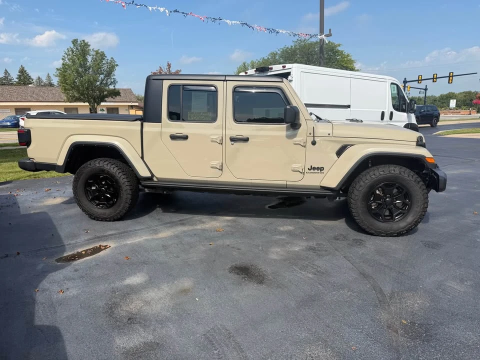 2022 Jeep JT Gladiator - Image 2 of 19