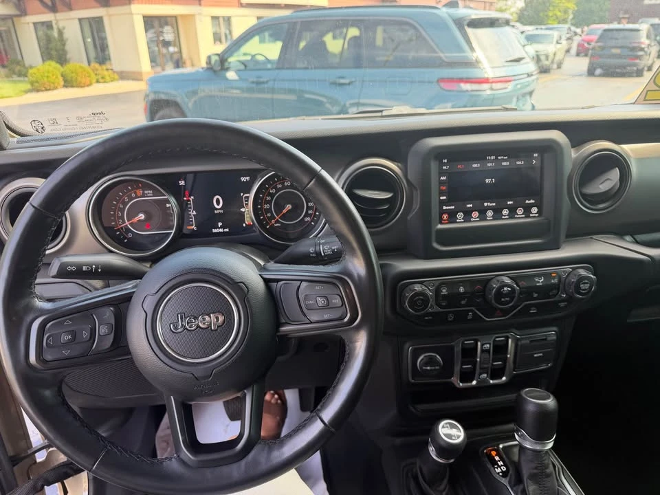 2022 Jeep JT Gladiator - Image 14 of 19