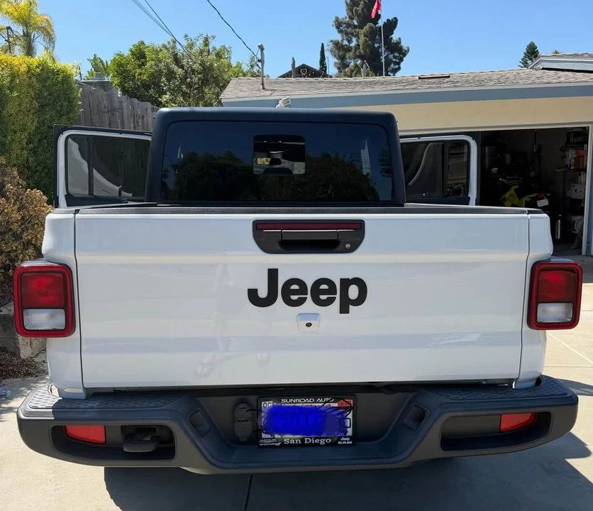2022 Jeep JT Gladiator - Image 9 of 11