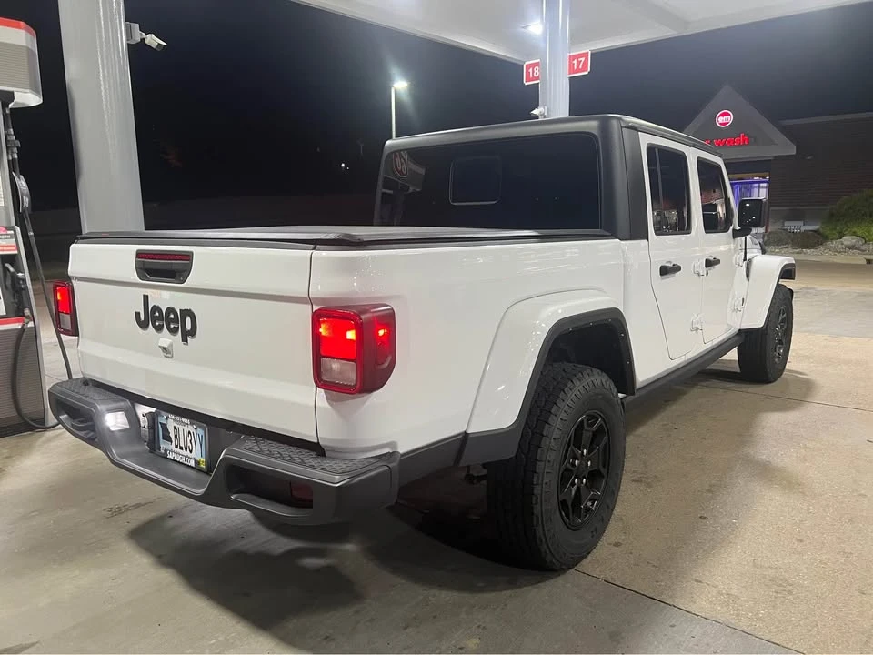 2022 Jeep JT Gladiator - Image 3 of 10