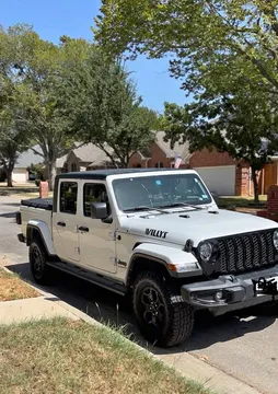 2022 Jeep Gladiator Willys Pickup 4D 5 ft