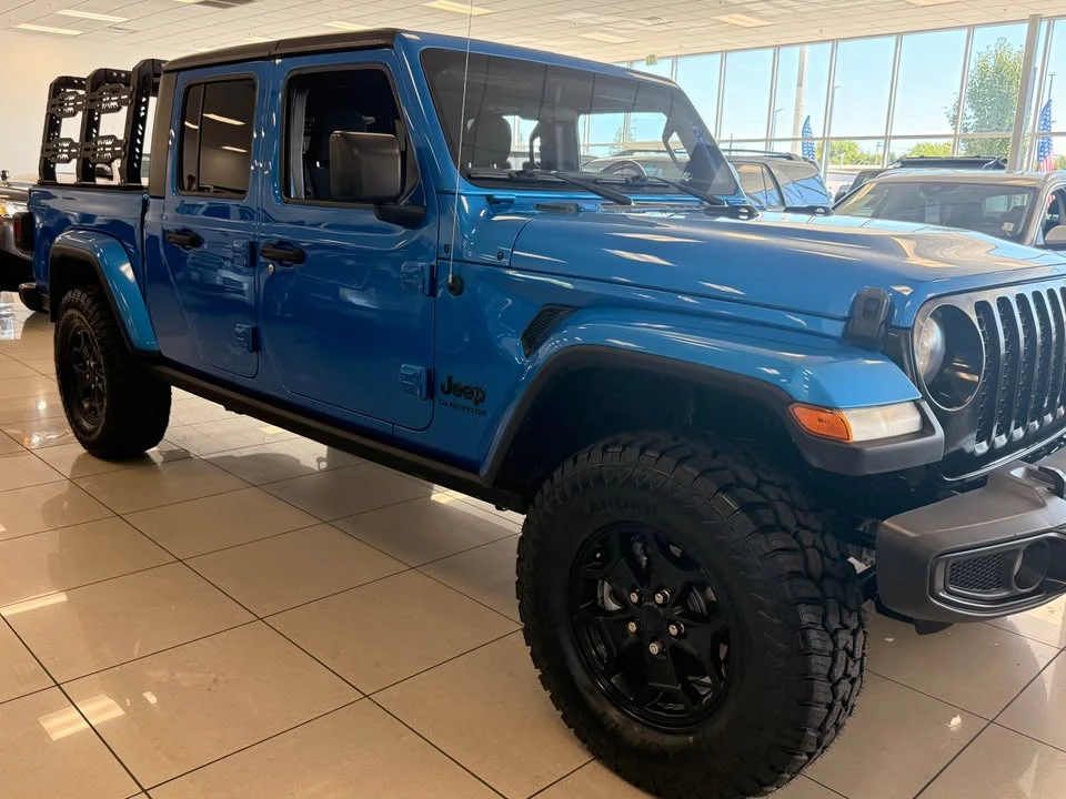 2022 Jeep JT Gladiator - Image 2 of 17