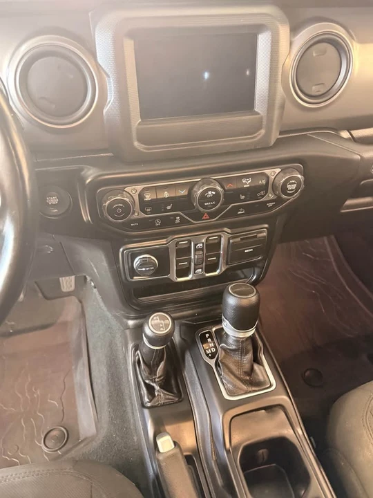 2022 Jeep JT Gladiator - Image 11 of 17