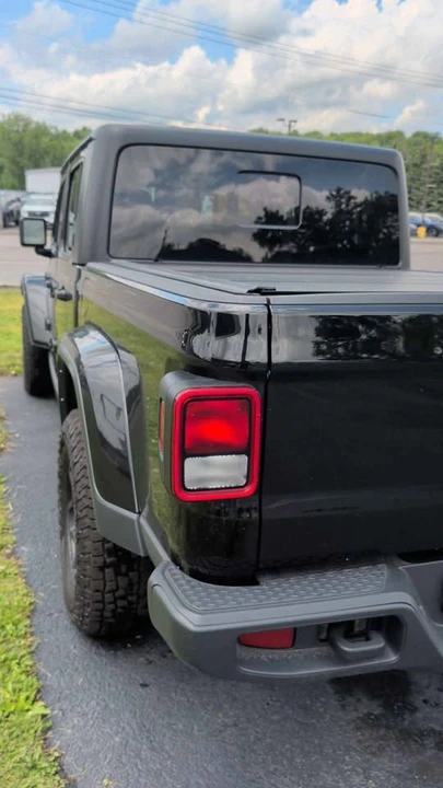 2022 Jeep JT Gladiator - Image 17 of 20
