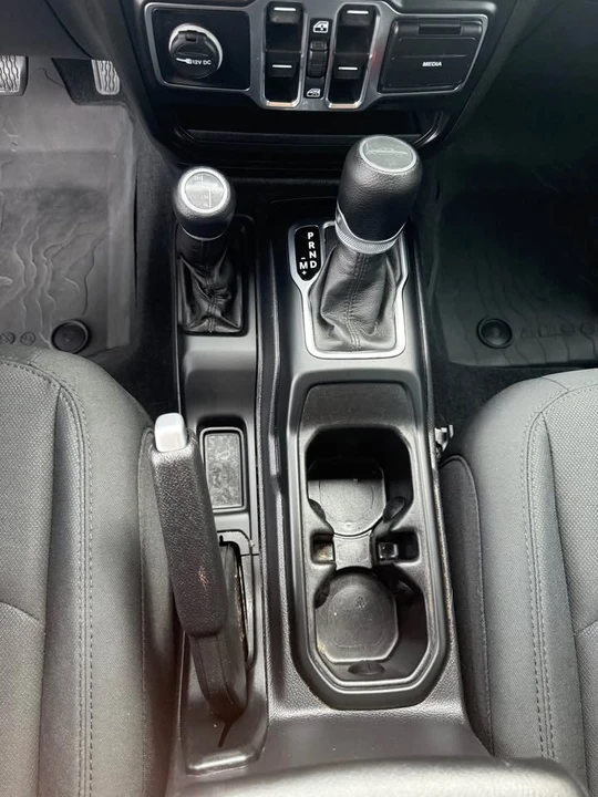 2022 Jeep JT Gladiator - Image 12 of 15