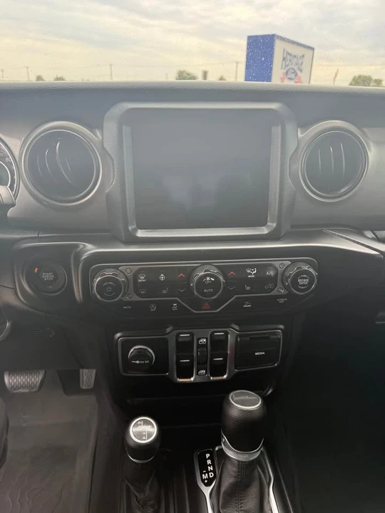 2022 Jeep JT Gladiator - Image 11 of 15