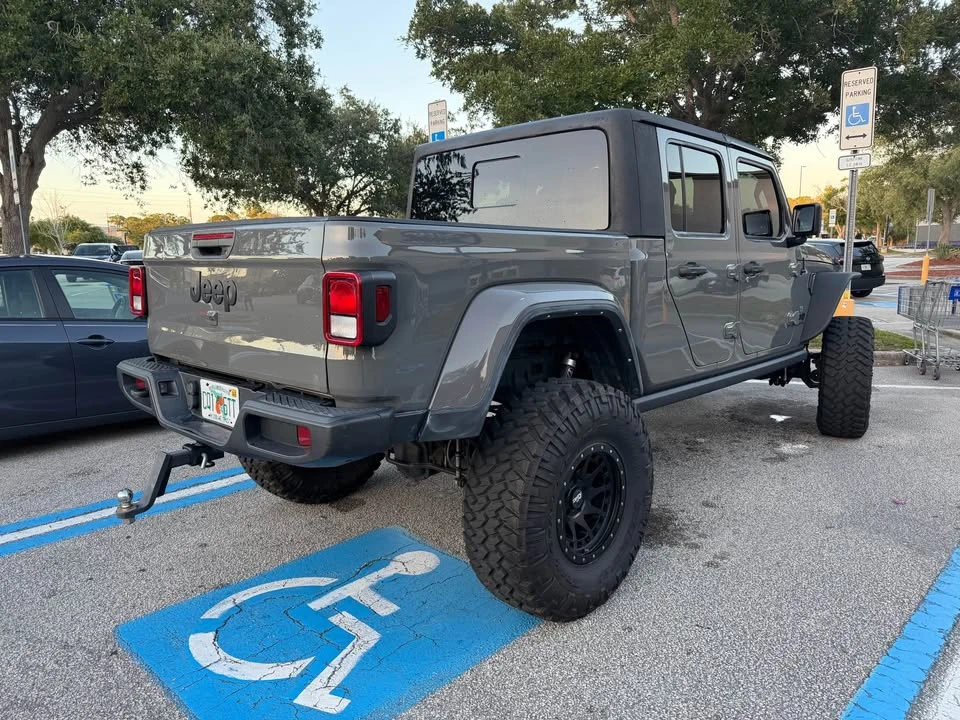 2022 Jeep JT Gladiator - Image 7 of 11