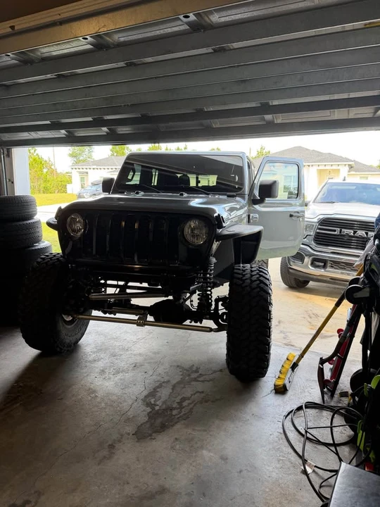 2022 Jeep JT Gladiator - Image 10 of 11