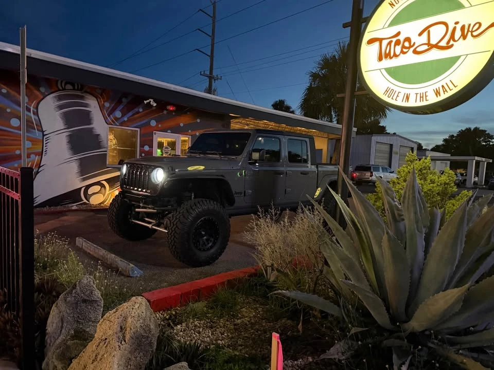 2022 Jeep JT Gladiator - Image 3 of 11