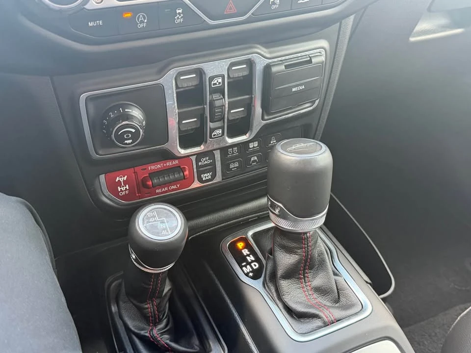 2022 Jeep JT Gladiator - Image 14 of 17