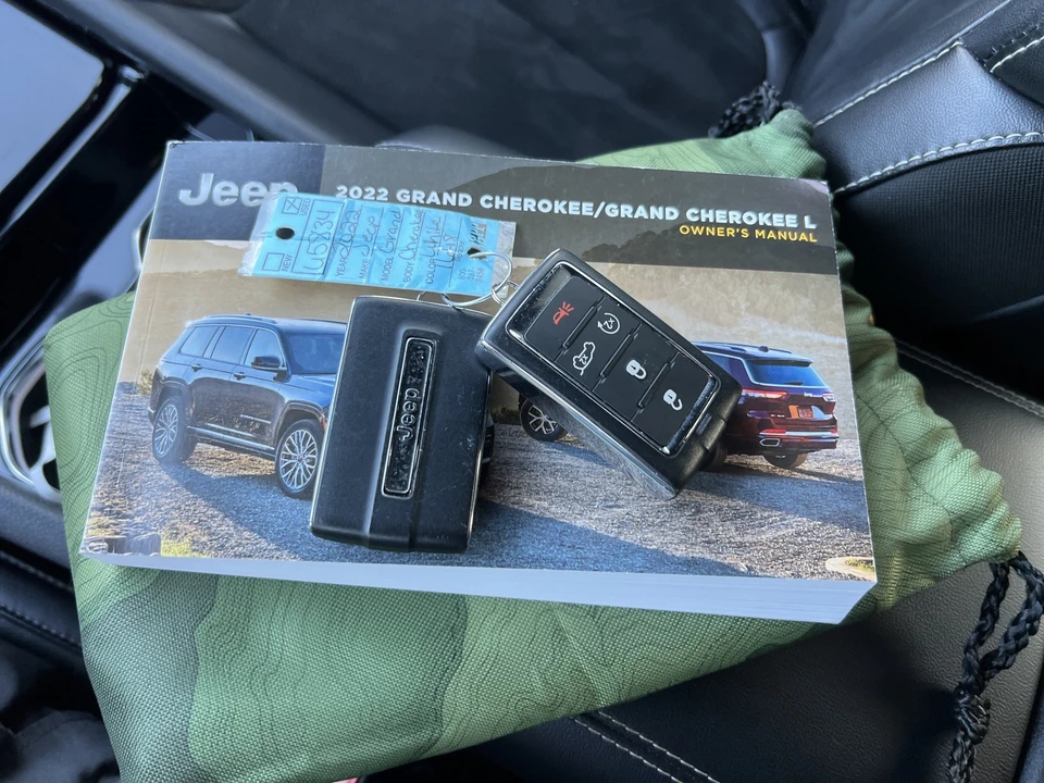 2022 Jeep WL Grand Cherokee - Image 26 of 28