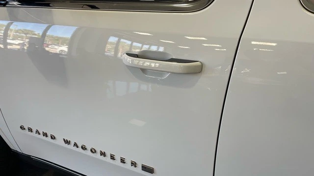 2022 Jeep - Image 13 of 31