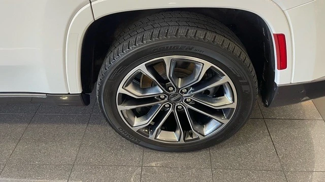 2022 Jeep - Image 25 of 31
