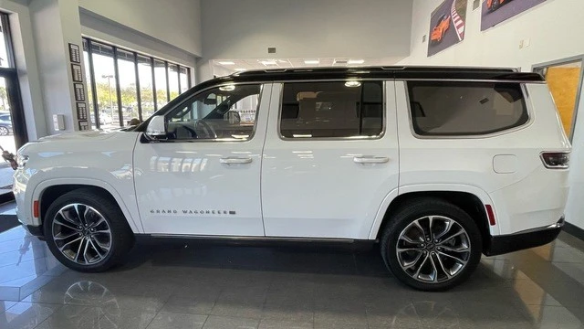 2022 Jeep - Image 2 of 31