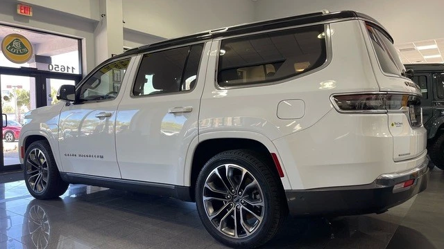 2022 Jeep - Image 3 of 31