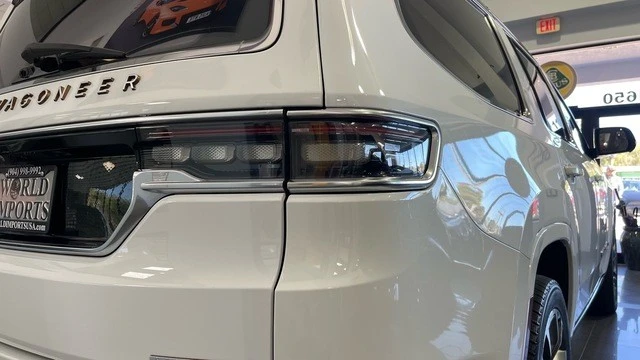 2022 Jeep - Image 17 of 31