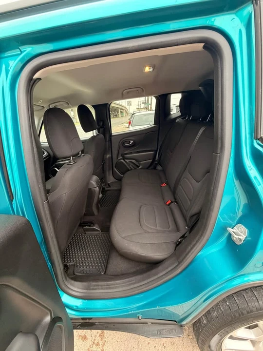 2022 Jeep Renegade - Image 7 of 10