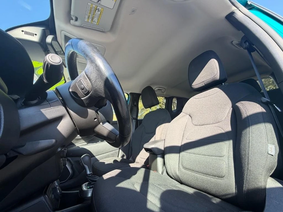 2022 Jeep Renegade - Image 9 of 21