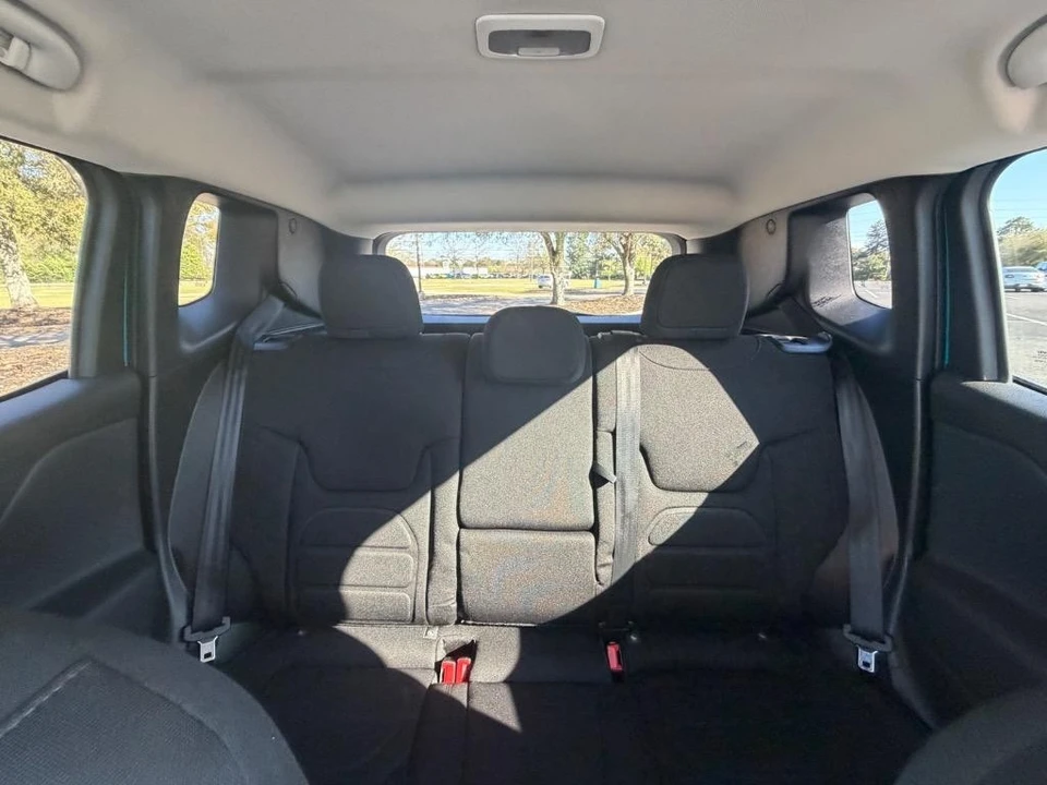 2022 Jeep Renegade - Image 18 of 21