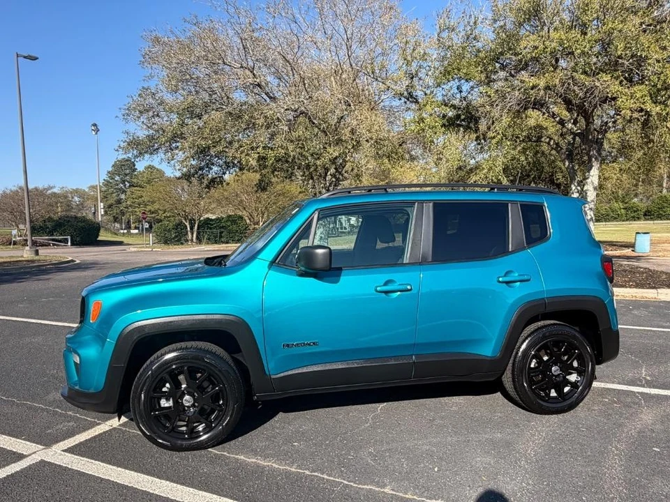 2022 Jeep Renegade - Image 2 of 21