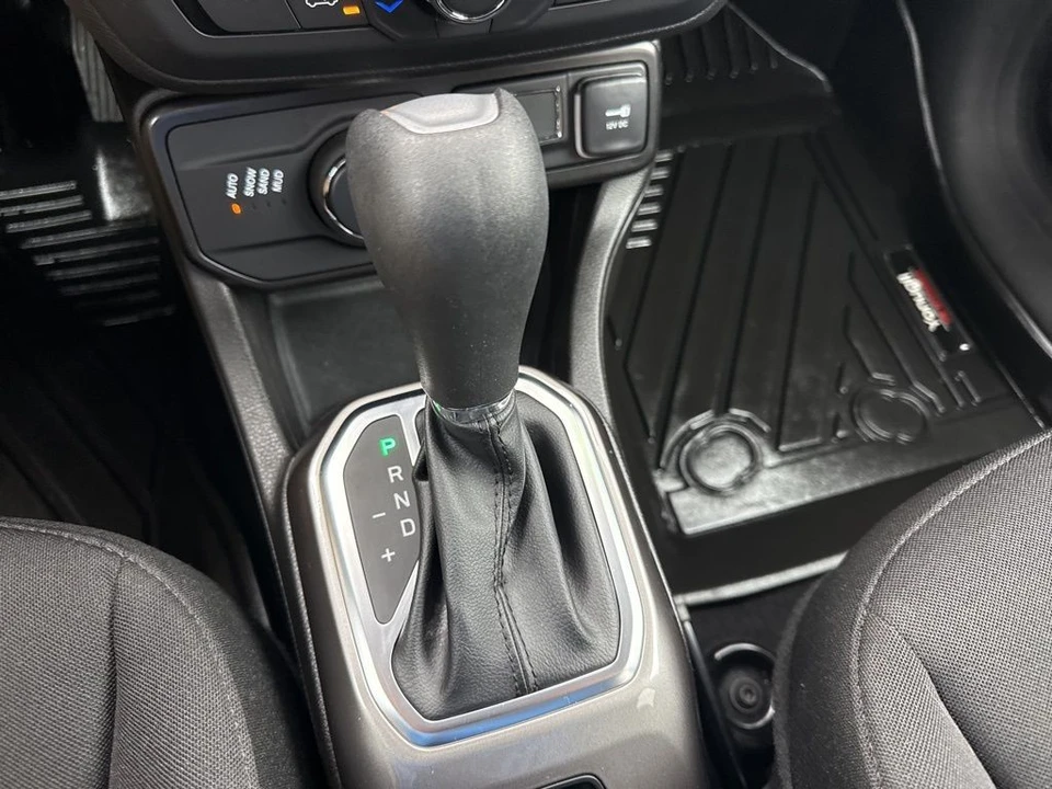 2022 Jeep Renegade - Image 17 of 21
