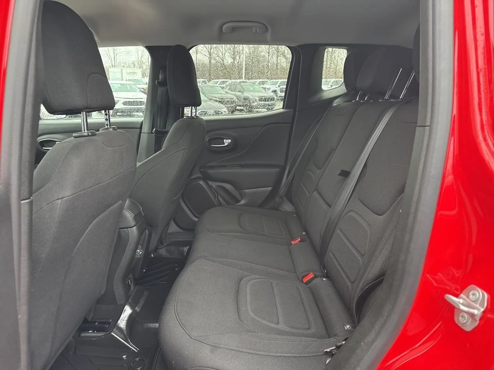 2022 Jeep Renegade - Image 11 of 21