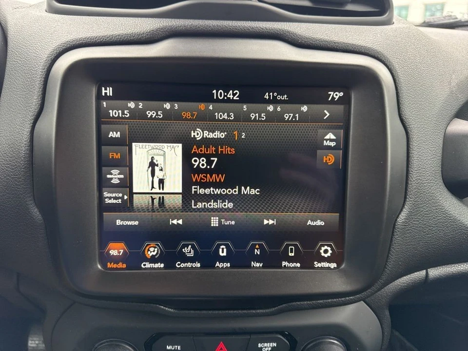 2022 Jeep Renegade - Image 16 of 21