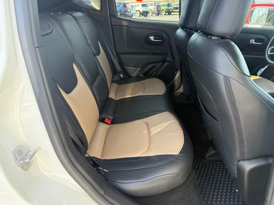 2022 Jeep Renegade - Image 12 of 21