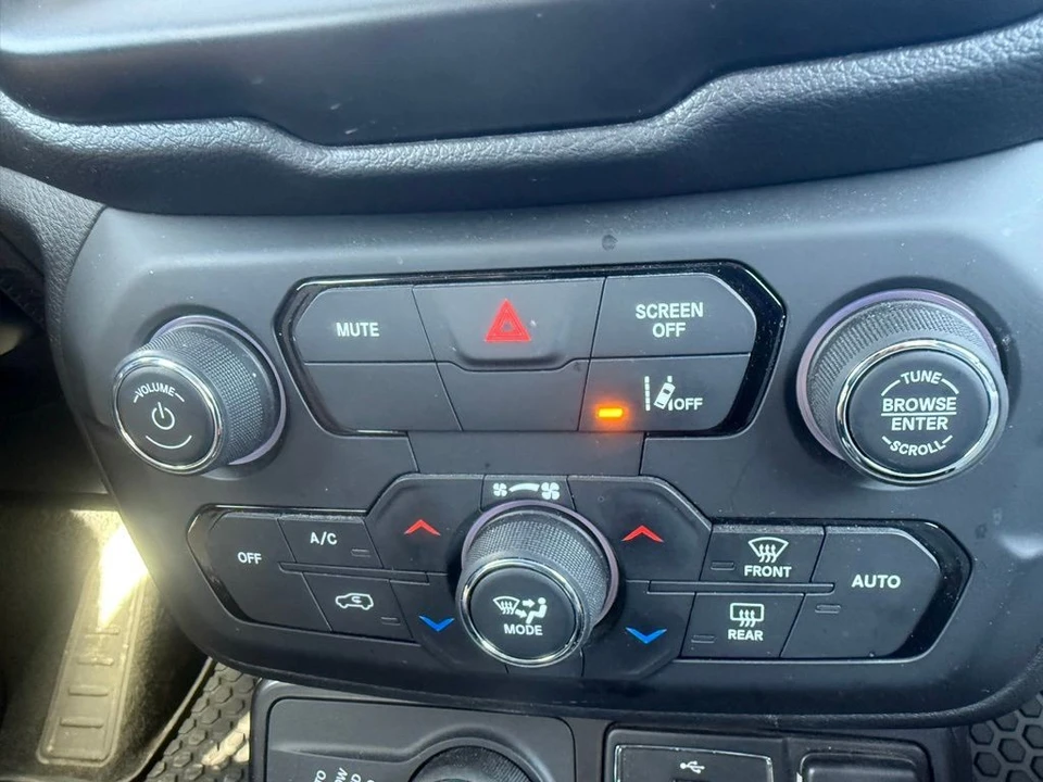 2022 Jeep Renegade - Image 19 of 21
