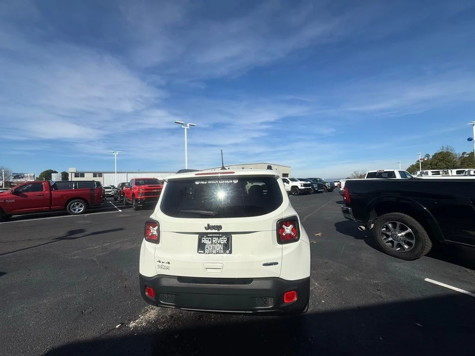 2022 Jeep Renegade - Image 6 of 12