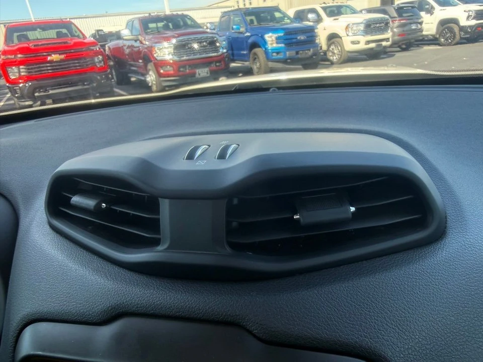 2022 Jeep Renegade - Image 16 of 21