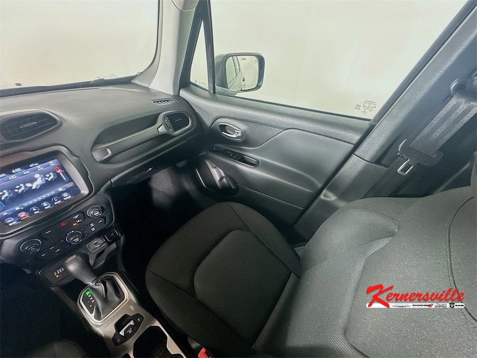 2022 Jeep Renegade - Image 11 of 21