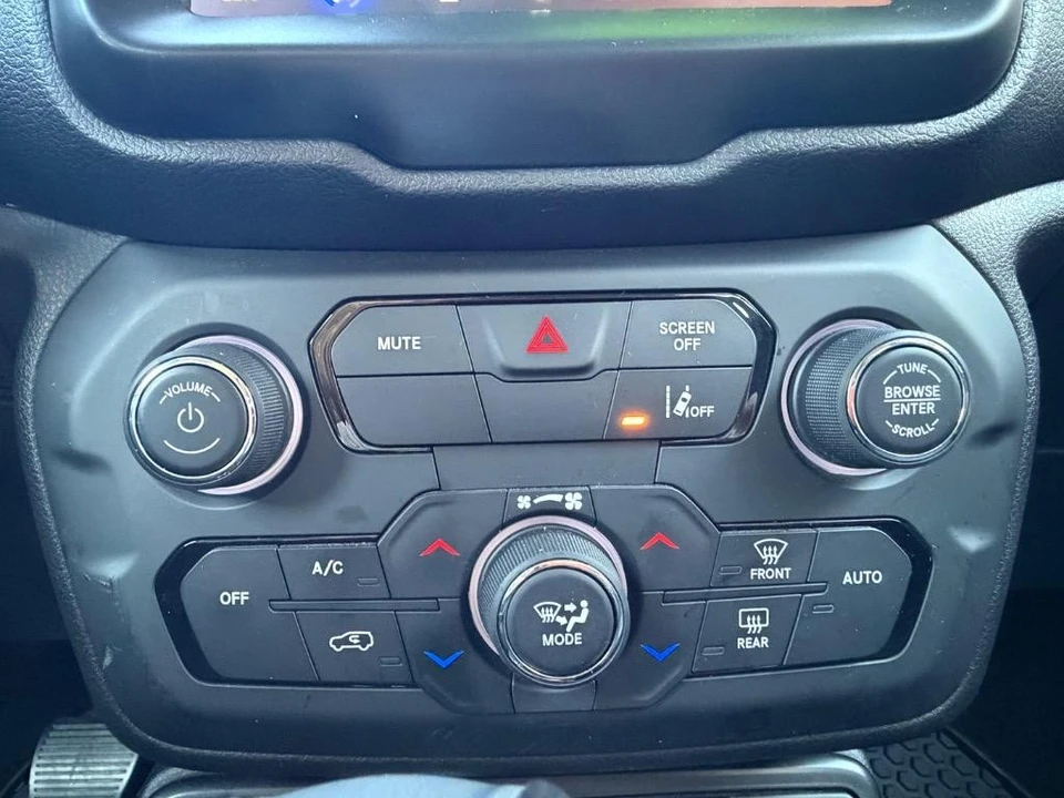 2022 Jeep Renegade - Image 16 of 31
