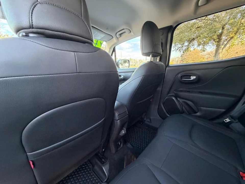 2022 Jeep Renegade - Image 23 of 31