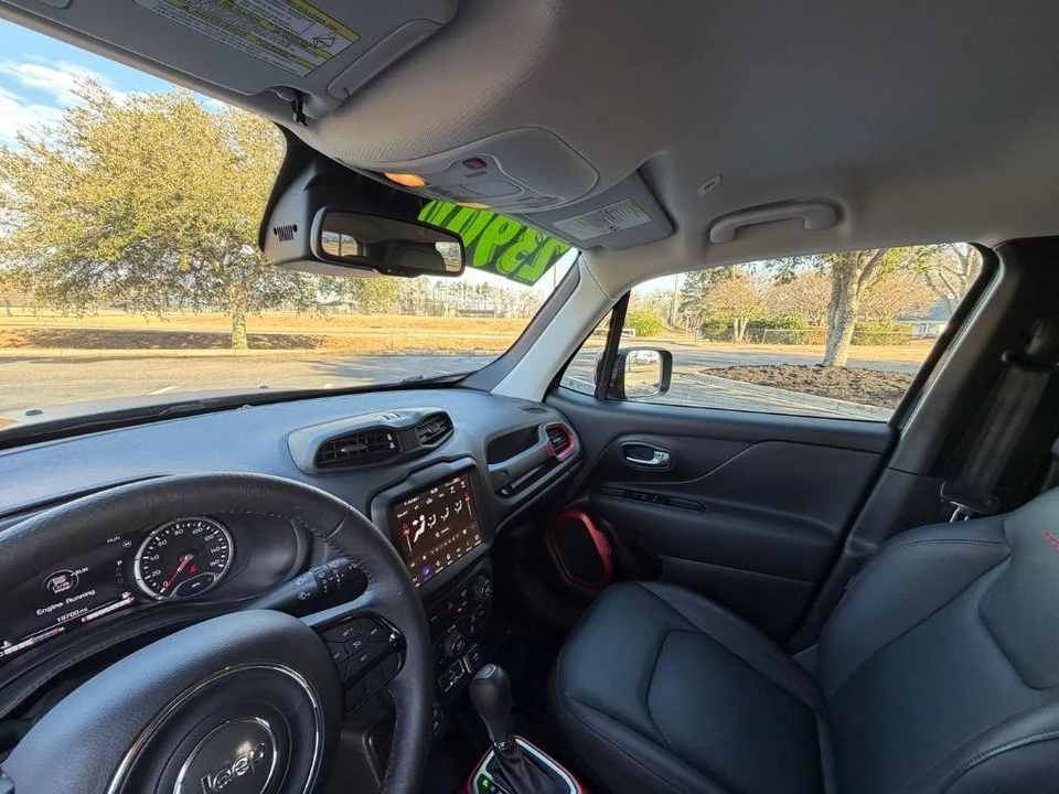 2022 Jeep Renegade - Image 12 of 31