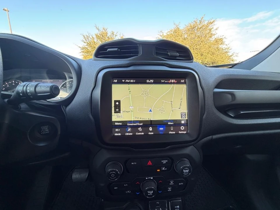 2022 Jeep Renegade - Image 21 of 31