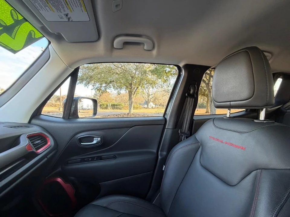 2022 Jeep Renegade - Image 19 of 31