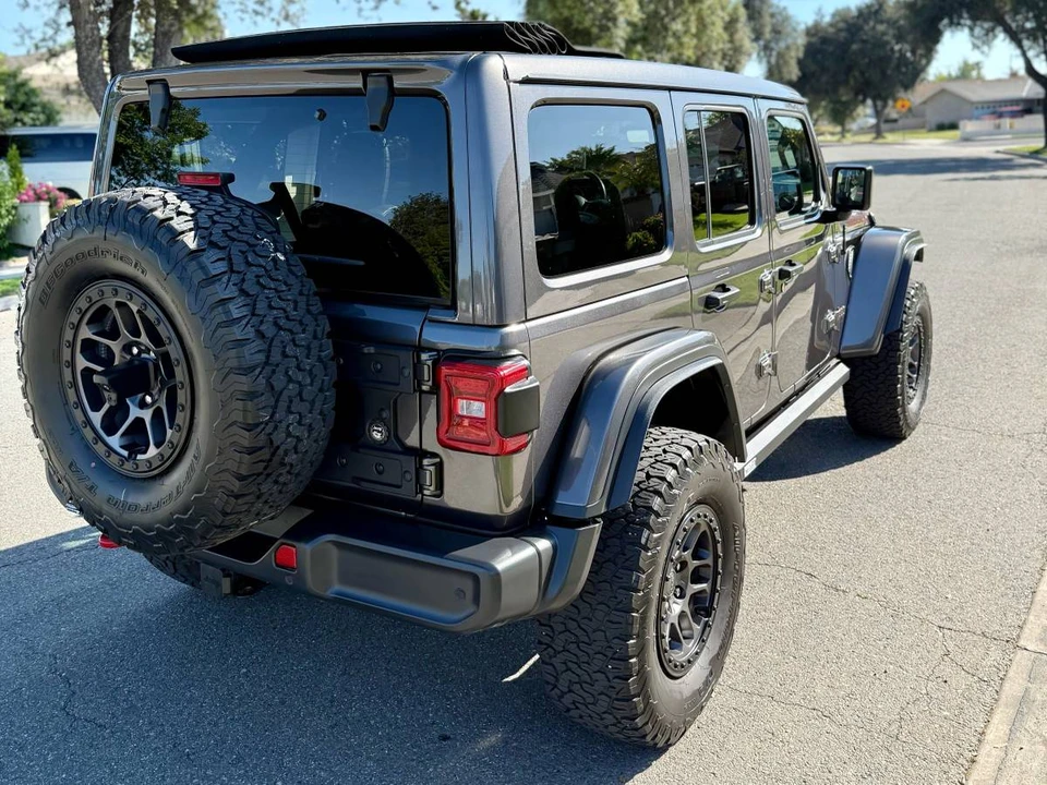 2022 Jeep JL Wrangler - Image 3 of 17