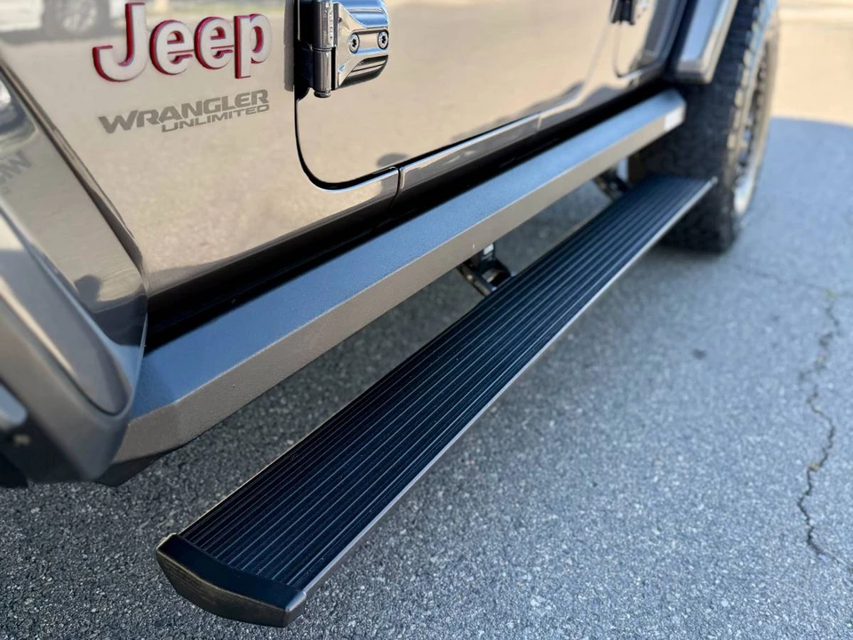 2022 Jeep JL Wrangler - Image 11 of 17