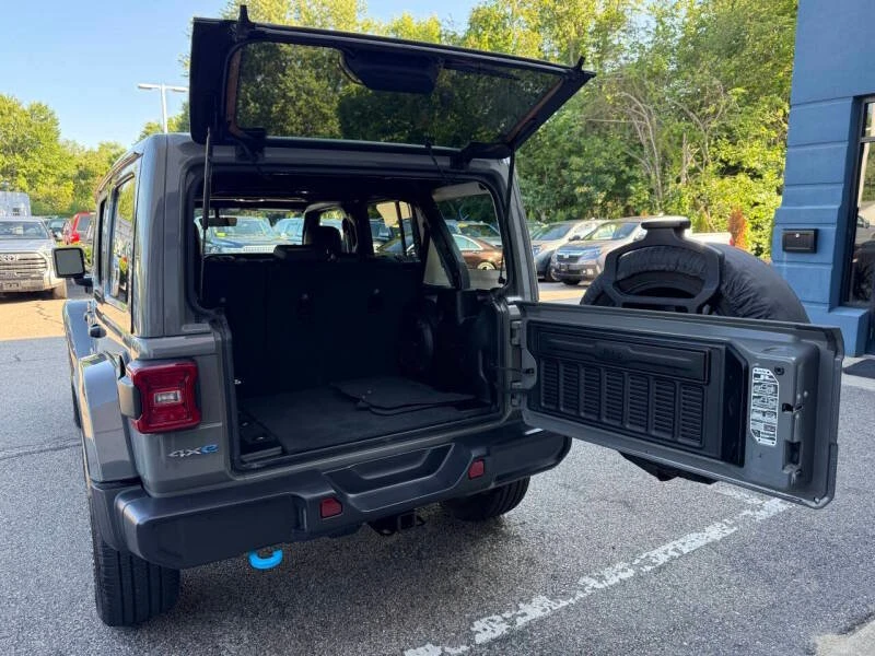 2022 Jeep JL Wrangler - Image 17 of 20